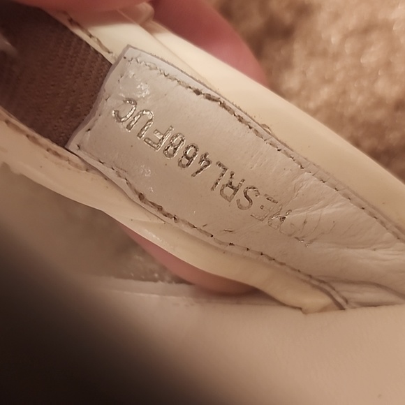 Burberry Classic Sandals - Picture 14 of 16